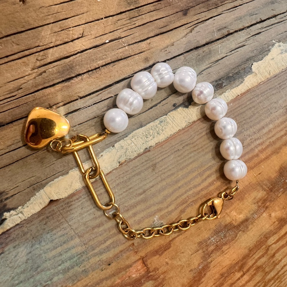 Stainless steel and real fresh water pearls bracelet